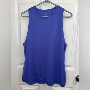Athleta active ware shirt sleeveless XS could fit a S/M